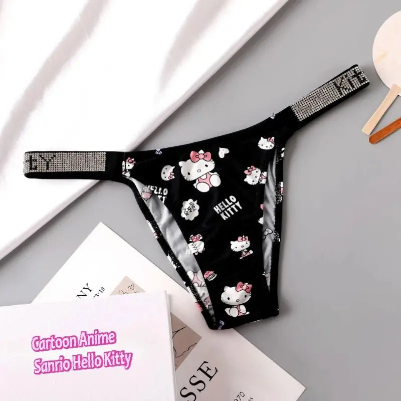 Kawaii Tanga Damen – Hello Kitty Anime Panties mit Strass - Erofantasy